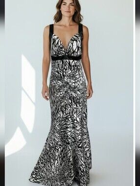 Morgan & Co White & Black Prom Dress NWT Size Large